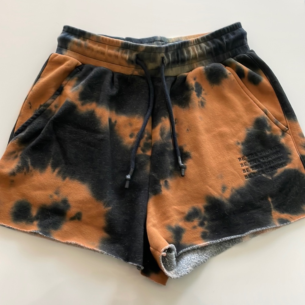 Balance Athletica (Vitality) Affirmation Short in Dust Devil - Size M